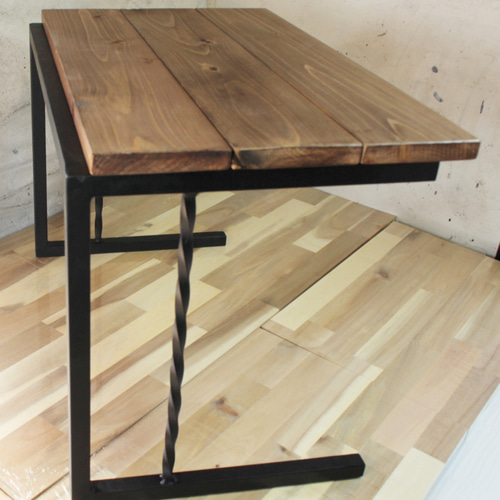 アイアンレンジラック・角鉄ネジり仕様 棚・シェルフ・ラック