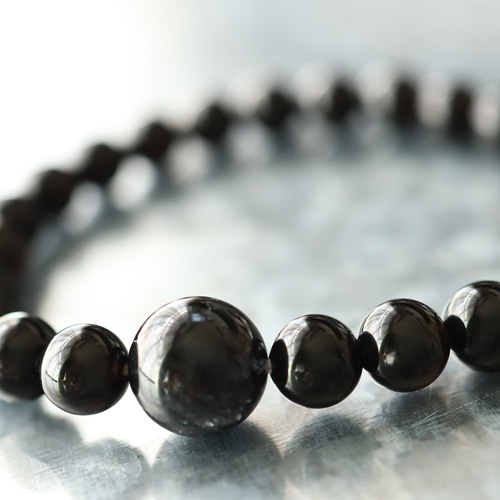 【インタリヨ】水晶「教えの父　釈迦如来」(ブラックルチル入) ☆戦いと破邪のお守り※向こう傷あり☆ブラックルチルクォーツ：11.5