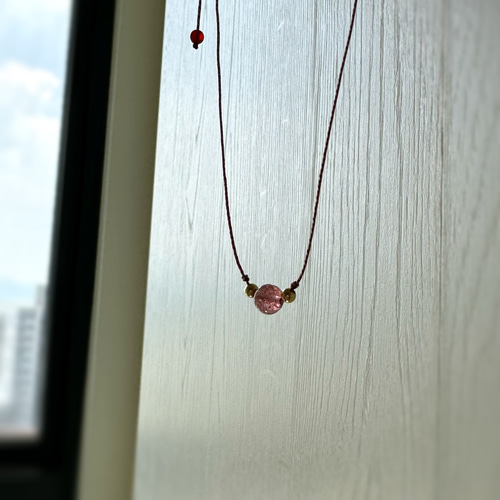 ストロベリークォーツ×レッドアゲート五色糸足紐｜14kgf 生まれ年に魔