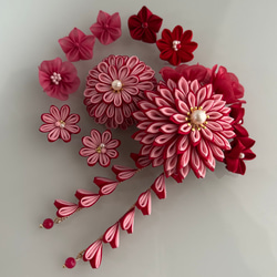 つまみ細工髪飾り（赤、黒、正絹）成人式、卒業式 コーム yukko 通販