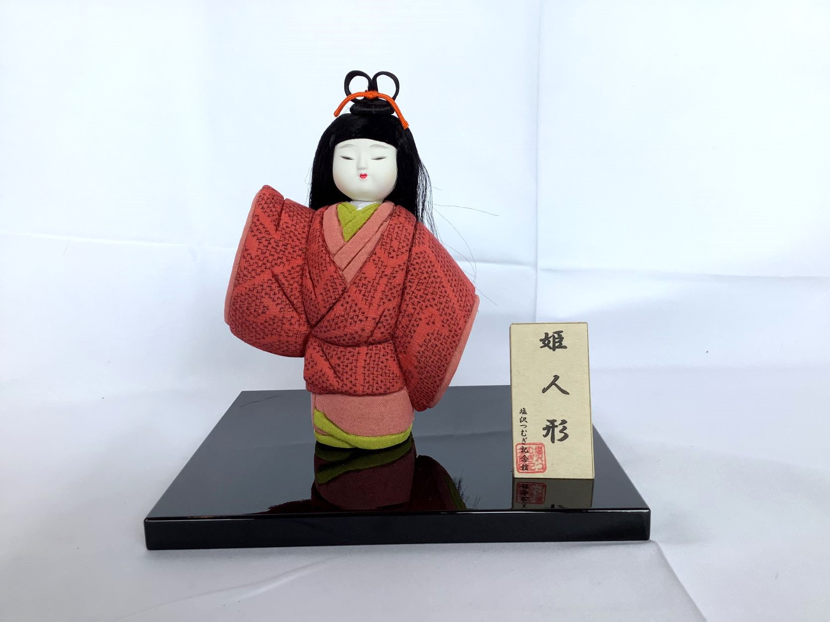 伝統織物のトップブランド塩沢織木目込人形　姫人形（赤）