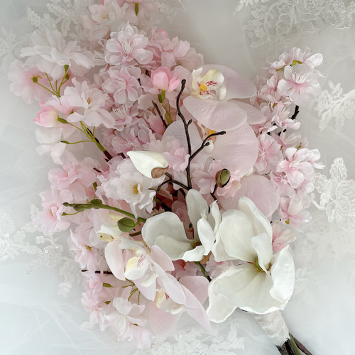 桜のブーケ桜、胡蝶蘭、マグノリア、クラッチブーケ、完成ブーケ、和装