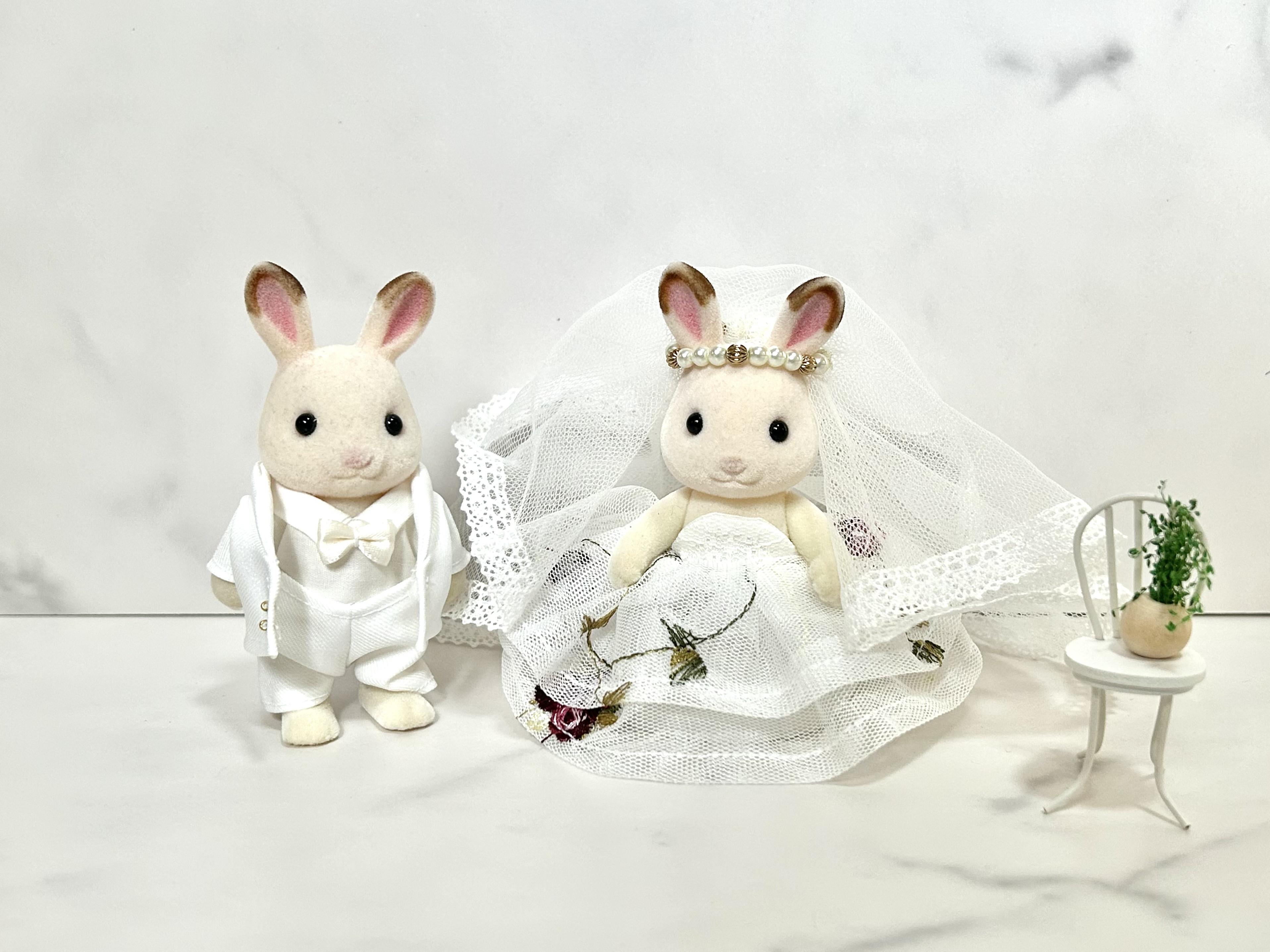 うさぎ　お眠り　ウェディングドレス　レース　結婚式　ぬいぐるみ　ドイツ