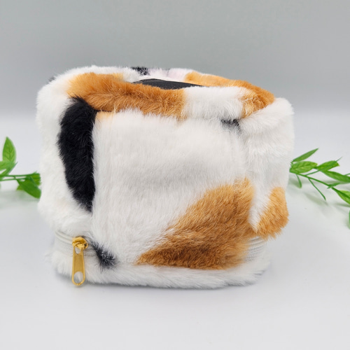 おにぎりポーチ もふもふにくきゅう 三毛猫 肉球 ネコ おむすび ランチ