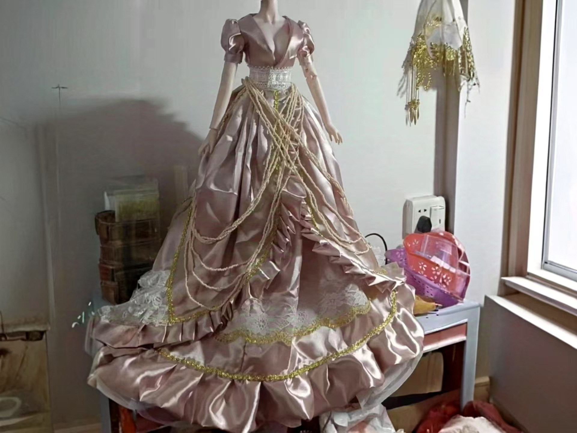豪華なドレス BJD luts 1/3,1/4,1/6 女性用のスカート ロリータ ドール衣装のオーダーメイド