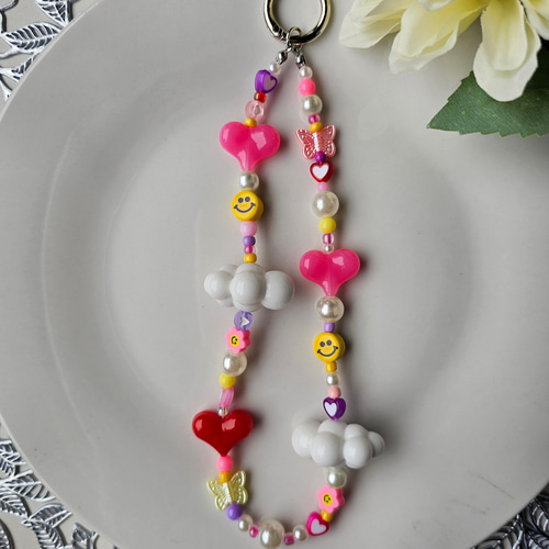 ぷっくりくもくもハートのスマイリーストラップチャーム☁☺ビーズ