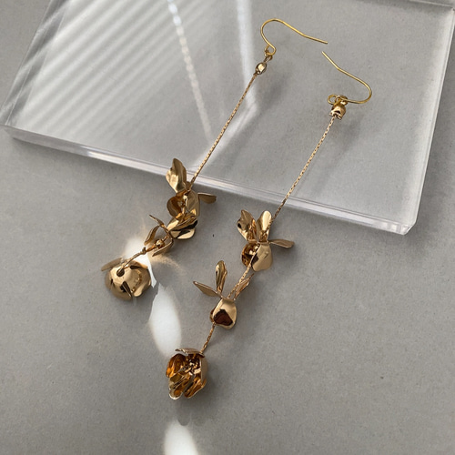 ブライダル ウェディング 結婚式 花嫁 参列 ゴールド 三連フラワー 花