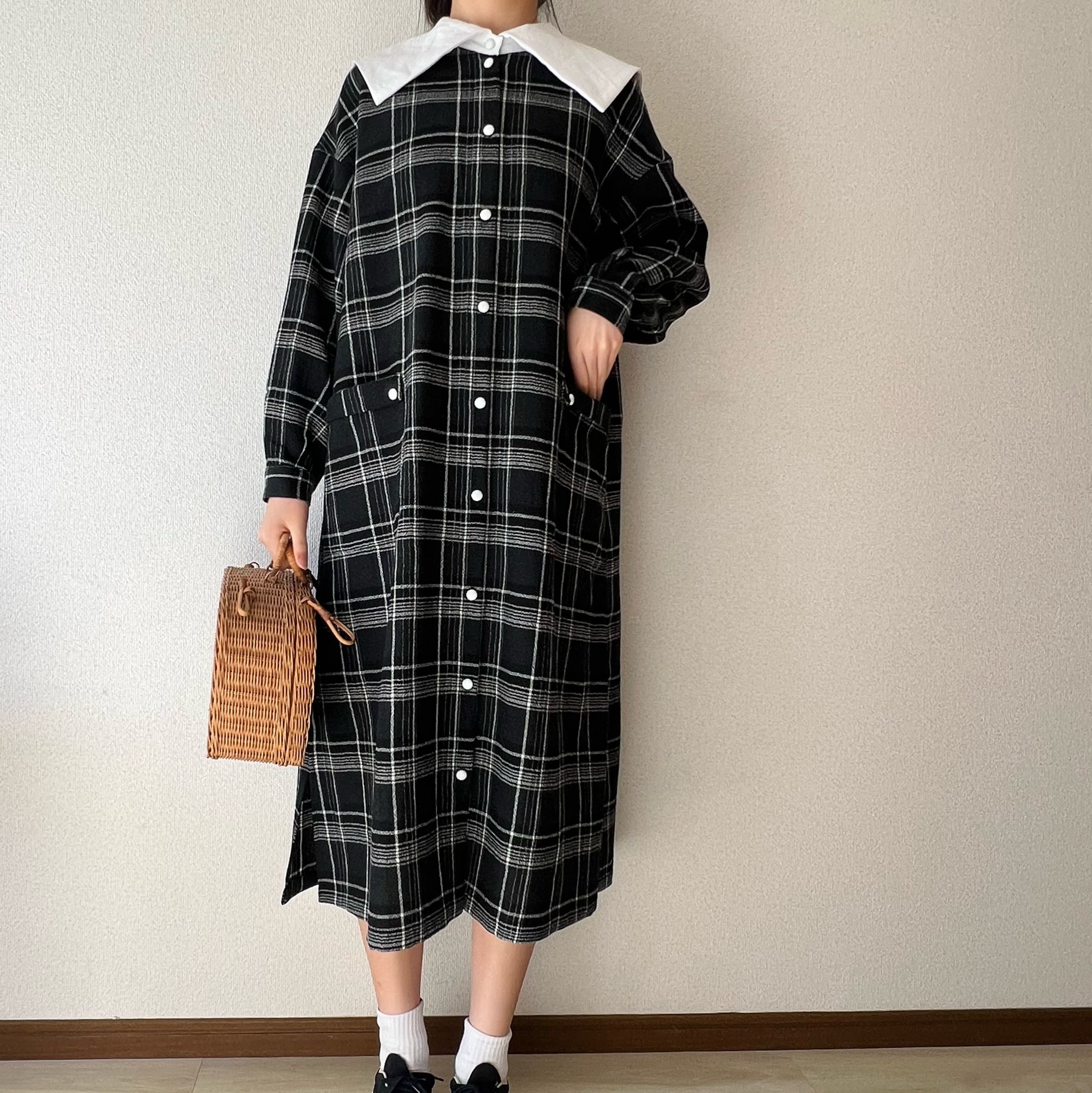 配色ビック襟のワンピース