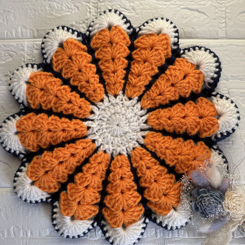お花の座布団☆手編み かぎ針編み お花 おざぶ 座布団 クッション