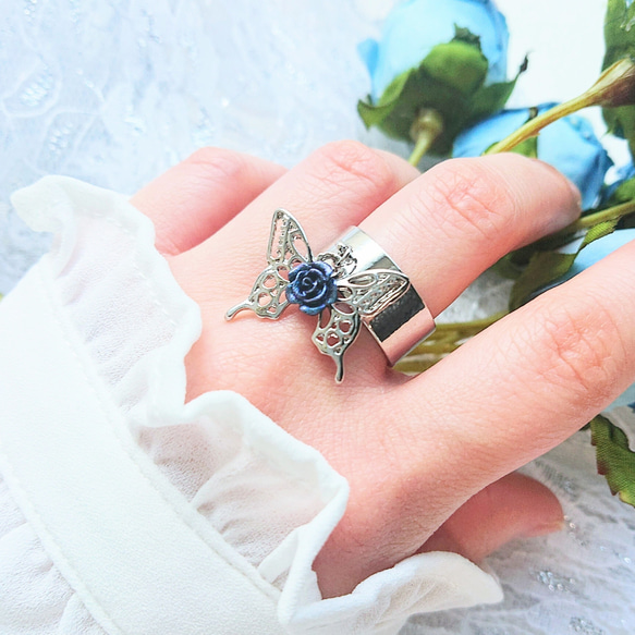 青薔薇と揺れる蝶々のゴシックリング / バラ ブルー ローズ 太め