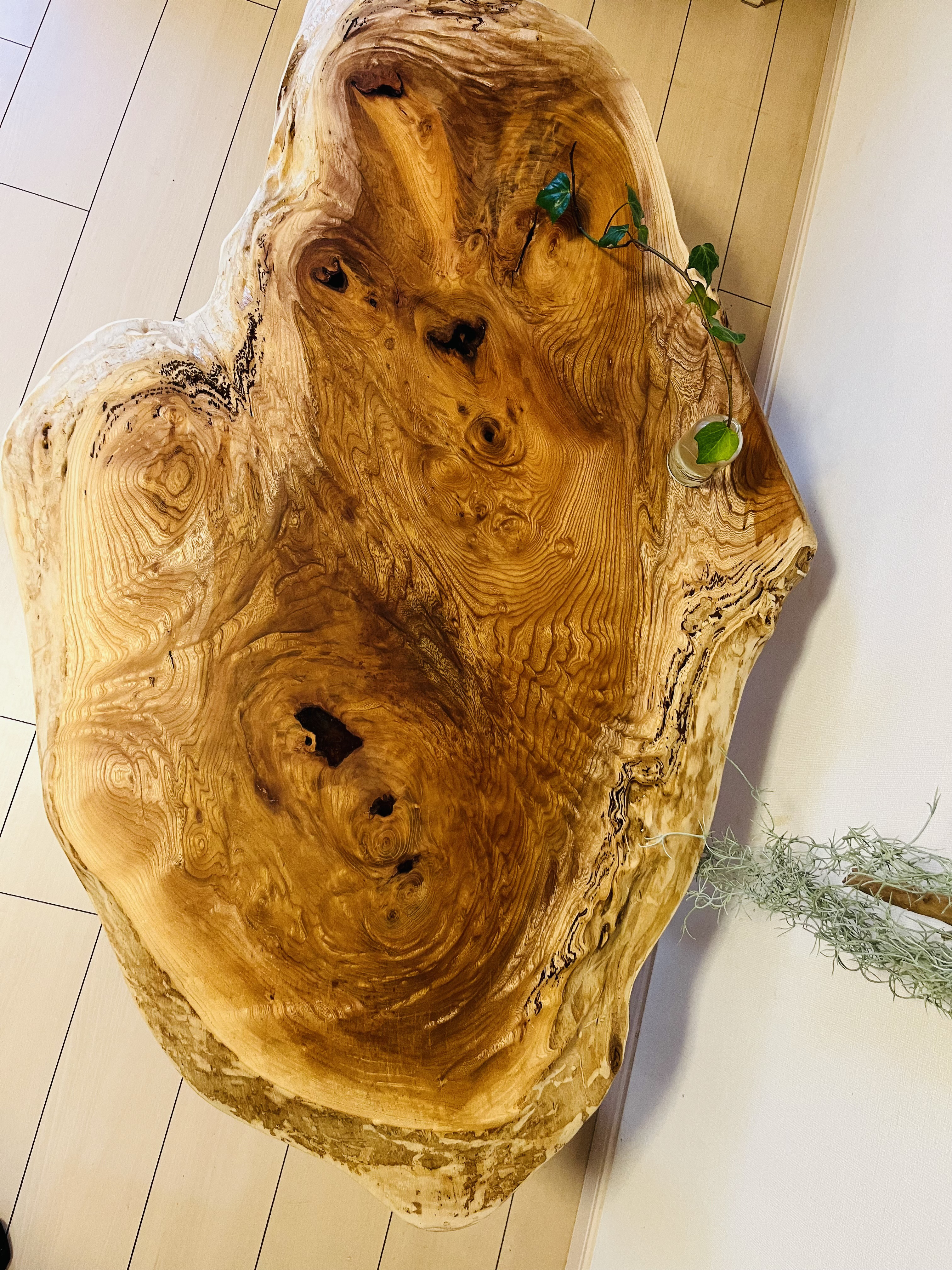 ローテーブル  一枚板テーブル　アイアンテーブル　レジンテーブル