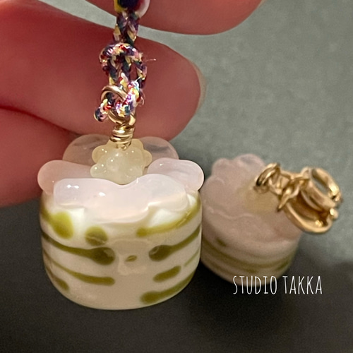 ボールペンチャーム/ペンダントトップ⭐️パルムんオリジナル☆合金製の蝶々チャーム♡⃛ スノードームボールペン用チャーム♢ブリ・イクラ・白エビ・ホタルイカ