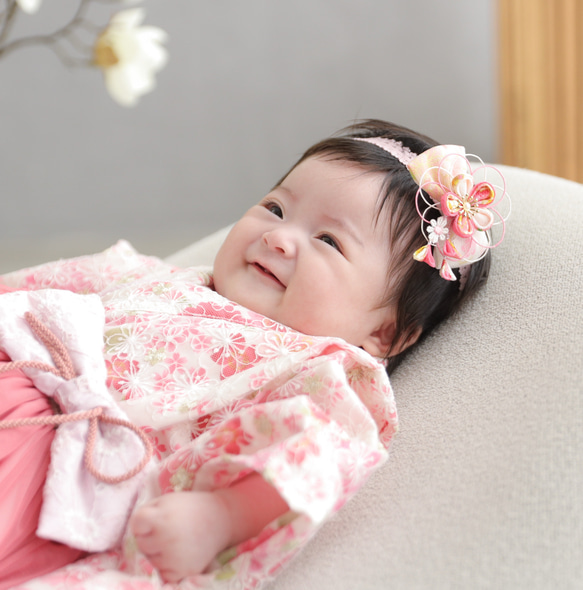 和風 ベビー ヘアバンド つまみ細工 100日祝い 百日祝い お食い初め ひな祭り 753 七五三 和 ベビー袴 髪飾り 1枚目の画像