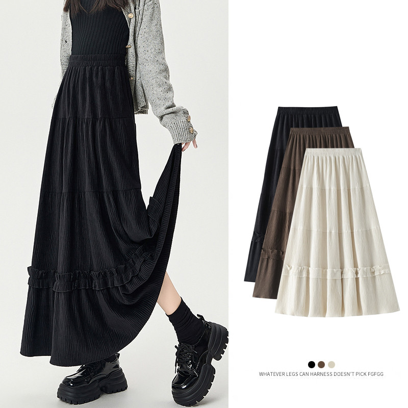 パッチワークの木耳（きみみ）縁のベルベット素材のミディアム丈Aラインスカート、ハイウエストで細見え