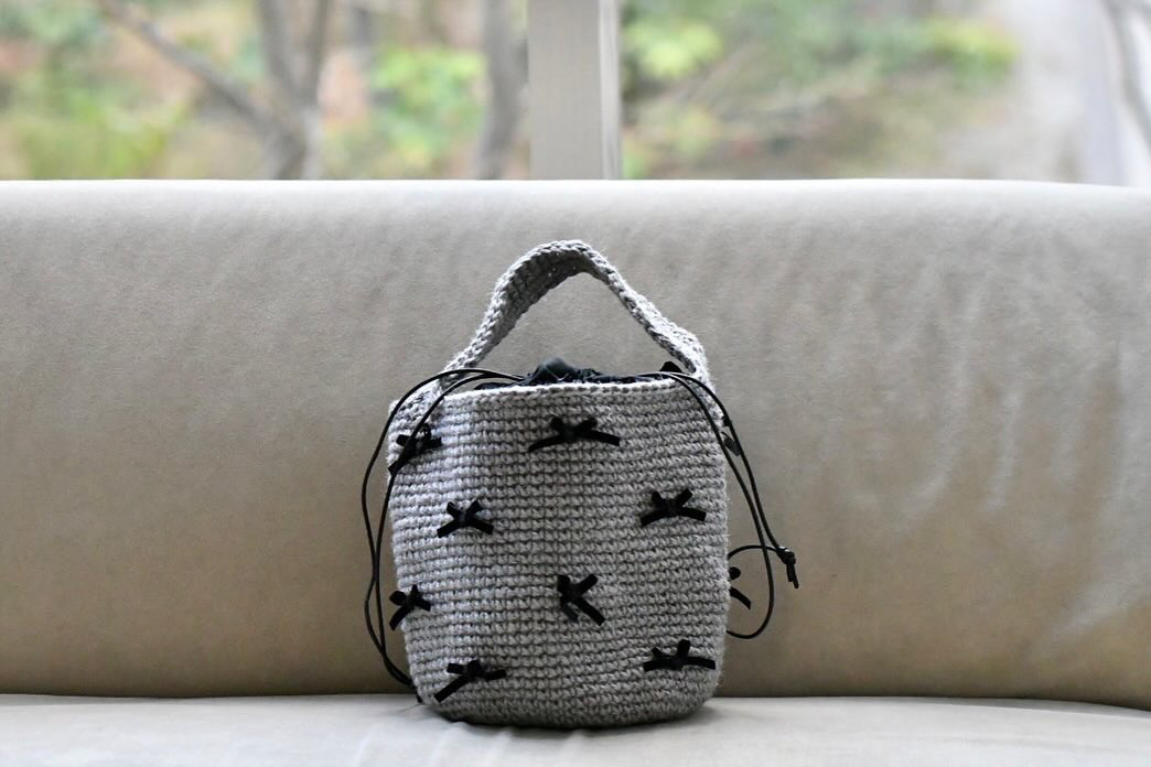 即日発送可！sale￥8400→￥7900  2025新作　りぼんバケツバッグ（巾着付き)