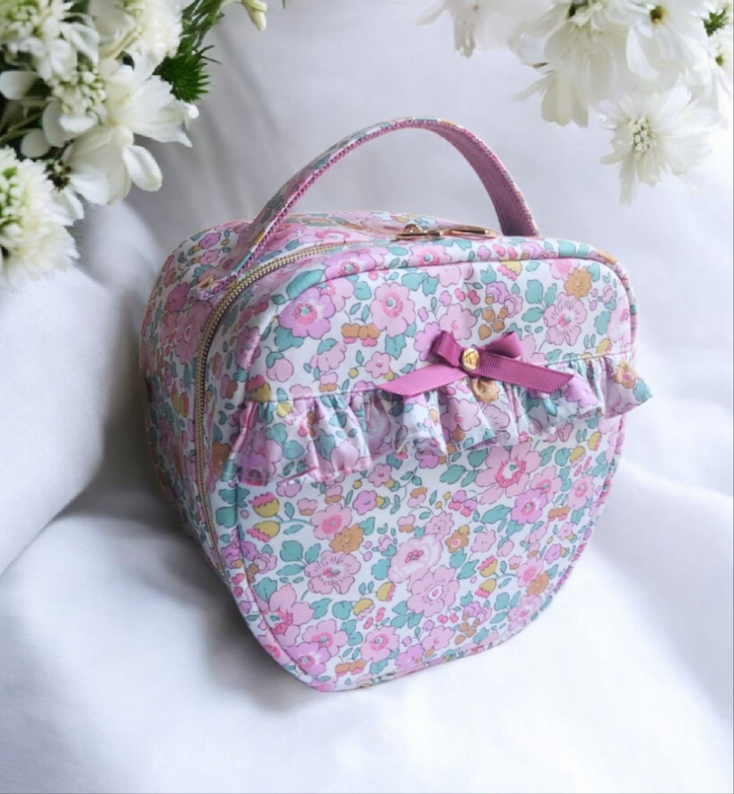 ♡りんご型♡リバティ《ベッツィ》バニティポーチ