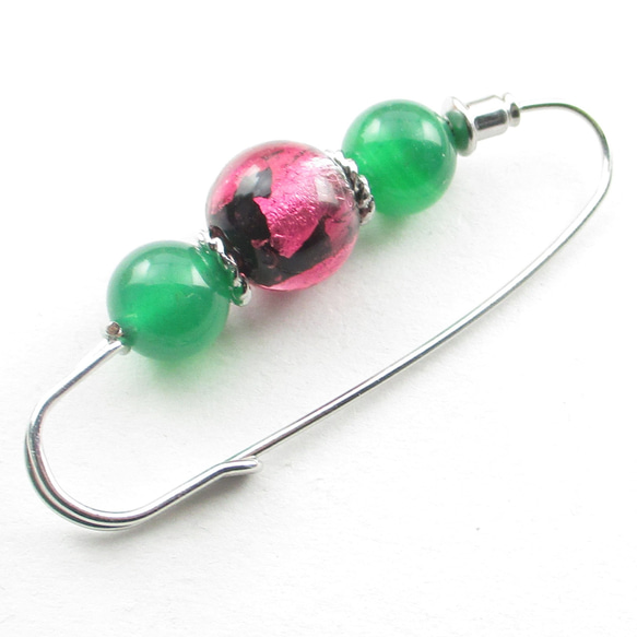 グリーンメノウに舞う夜蝶は、気持ちとは裏腹にちょっと羽目を外す♪<カブトピンブローチ>SB1116 4枚目の画像