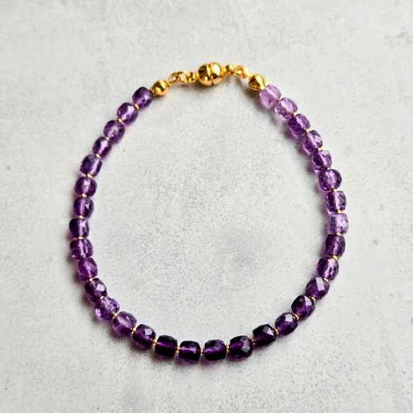 《再販×8》SUS316L◆2月誕生石・アメジストのキューブブレスレット◆「愛の守護石・誠実・心の平和」 4枚目の画像