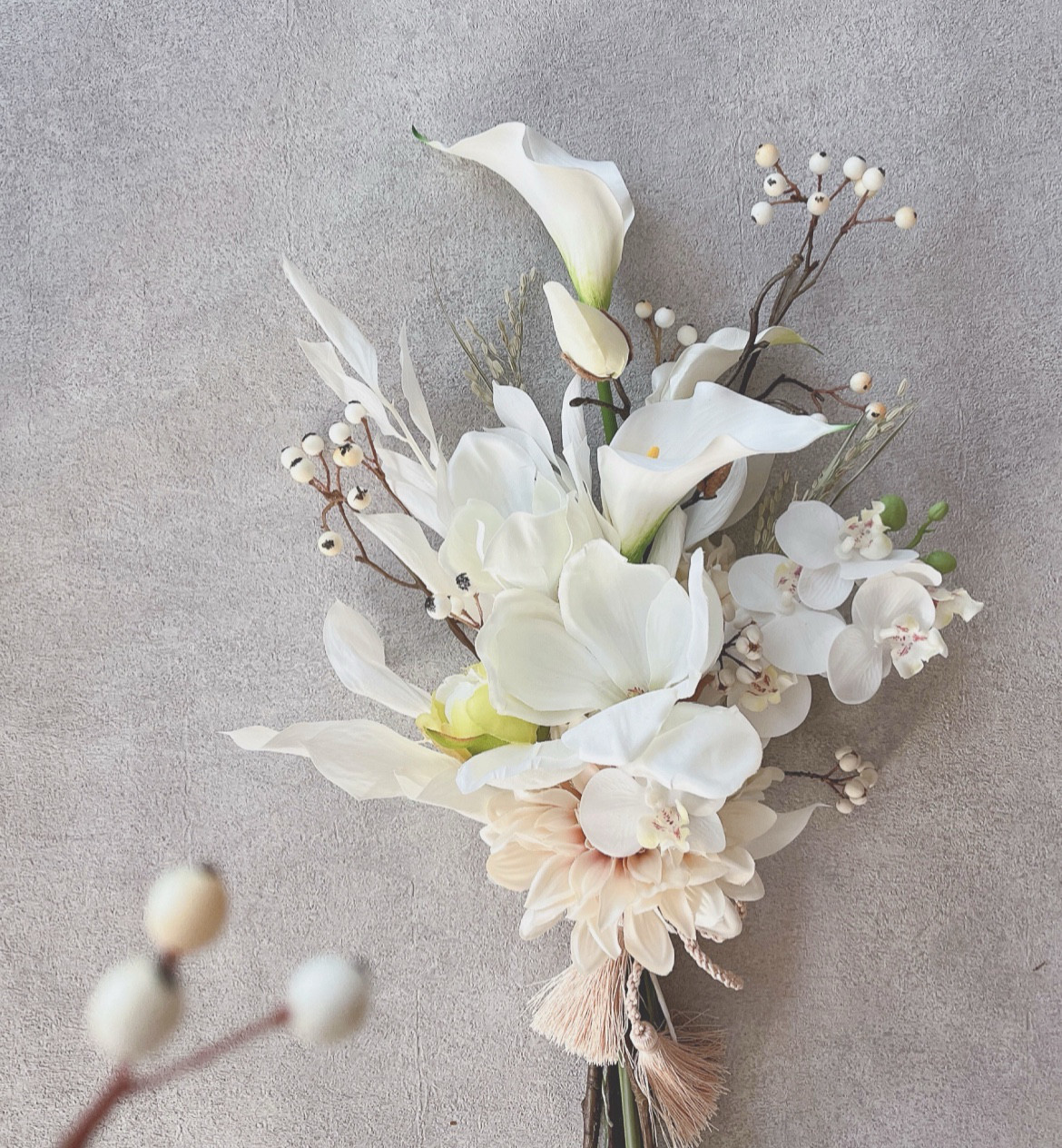 白木蓮＆カラーの胡蝶蘭ブーケ◻︎アーティフィシャルフラワー◻︎ウェディングブーケ　和装ブーケ　※受注制作