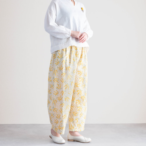 北欧風 花柄 ブラック コットン ほどよくまるいコクーンパンツ