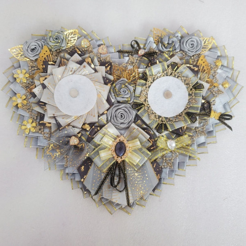 痛ロゼット ロゼット 缶バッジ 推し グレーのハート 弓 花 葉 蝶 複数