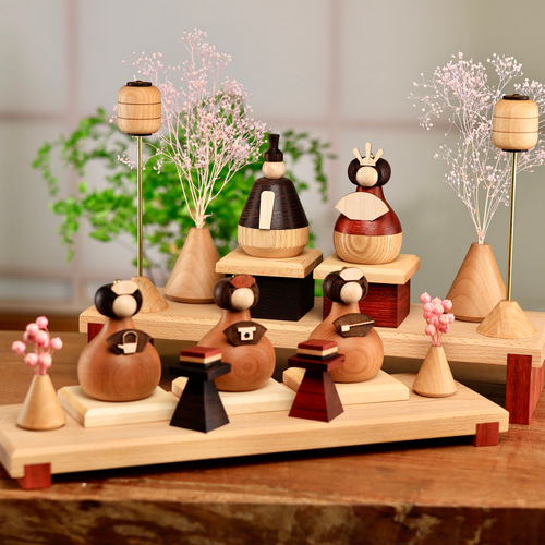 無垢材のひな段飾り 桃の節句 おひな様 三人官女 真鍮 ひな人形木製