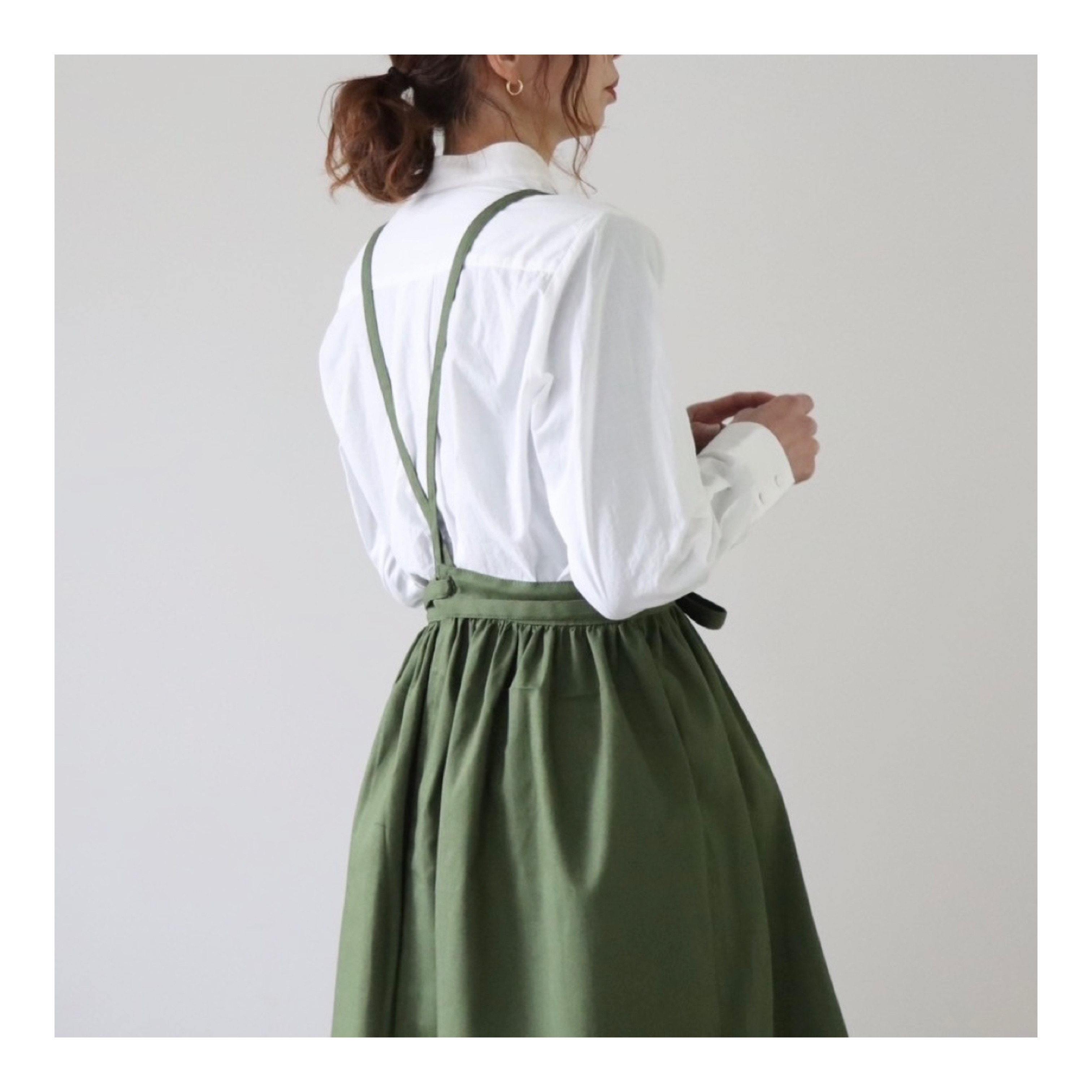 そのままお出かけリネンギャザーエプロン／おうち時間もお洒落に過ごすコットンリネンエプロン／アイビーグリーン