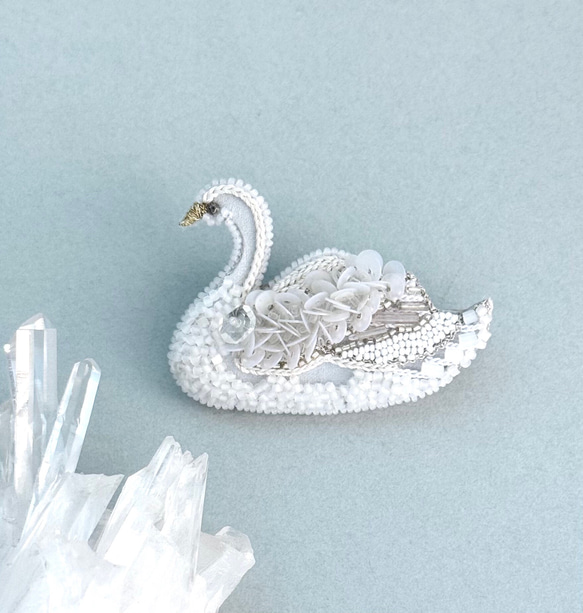 白鳥ブローチ オートクチュールビーズ刺繍 ブローチ So do I