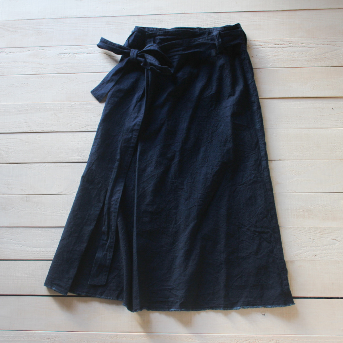 仕立て屋のスカート / 群青色 / 草木染め