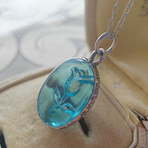 ヴィンテージ アクアBlue チューリップのインタリオ クラシカル