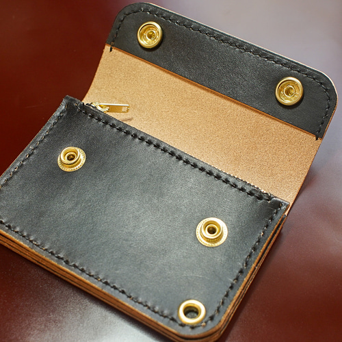 トラッカーウォレット 姫路レザー 茶芯 染料染め スタッズ トラッカーウォレット 姫路レザー 茶芯 染料染め スタッズ