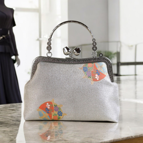 伝統文獅噛文長斑錦帯リメイクがま口バック/和装バッグ/スマホ入ります