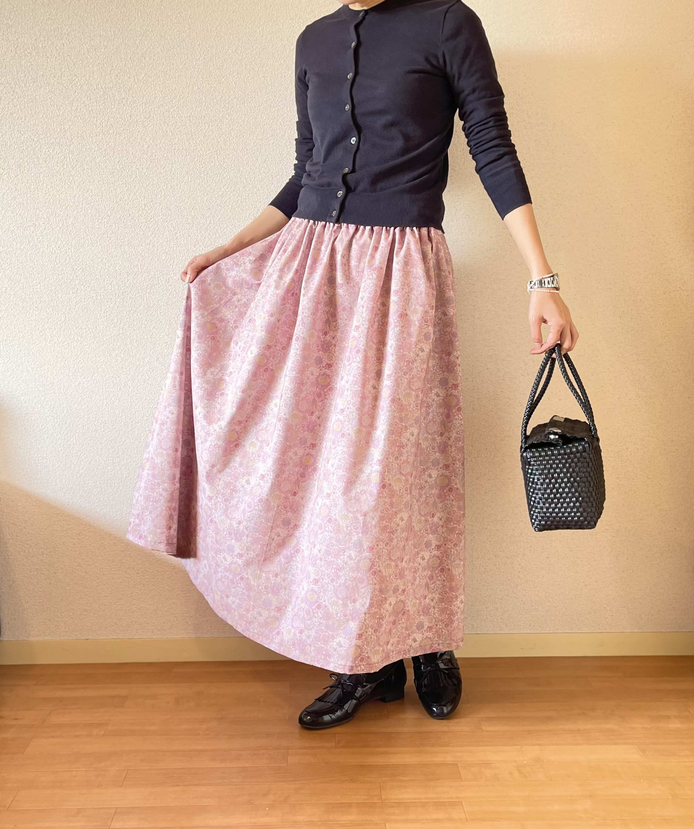 大人かわいい花柄のギャザースカート　モーヴ　【サイズSから４L】ウエスト変更可