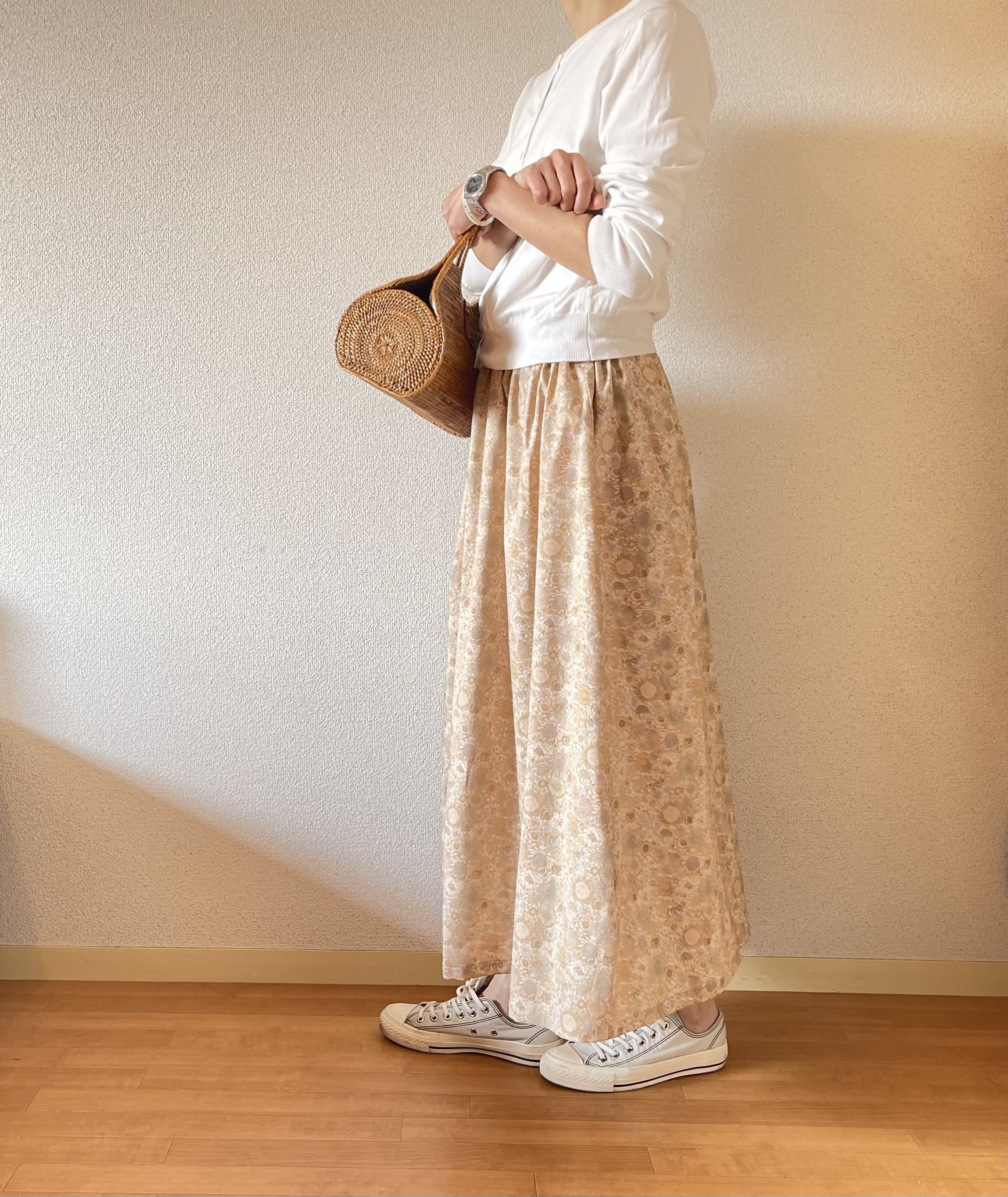 大人かわいい花柄のギャザースカート　ベージュ　【サイズSから４L】ウエスト変更可