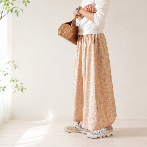 ハンドメイドギャザースカート　ベージュ 大人かわいい花柄のギャザースカート ベージュ 【サイズSから4L