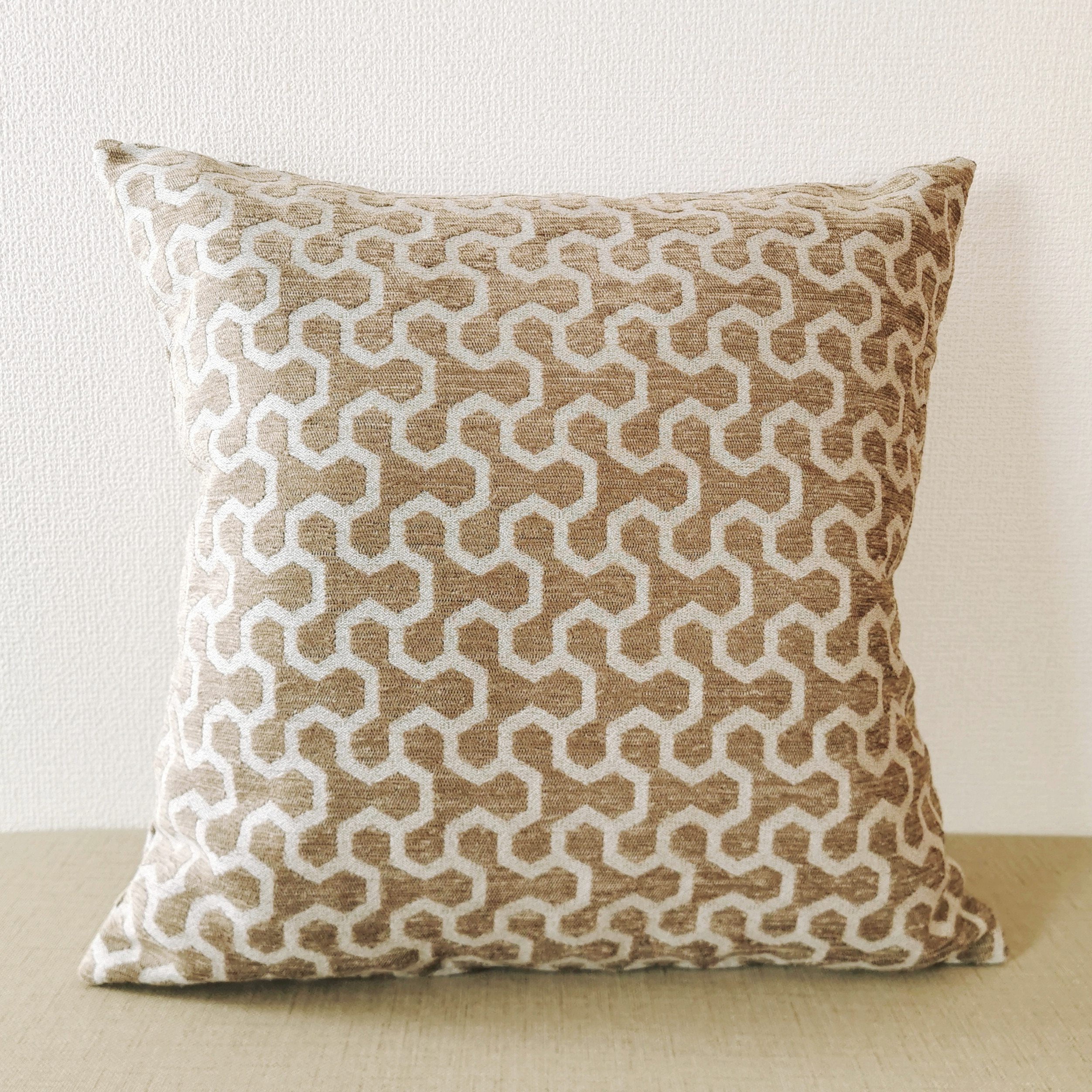 スペイン製 抽象柄 ブラウン クッションカバー 40×40㎝ ファスナー付