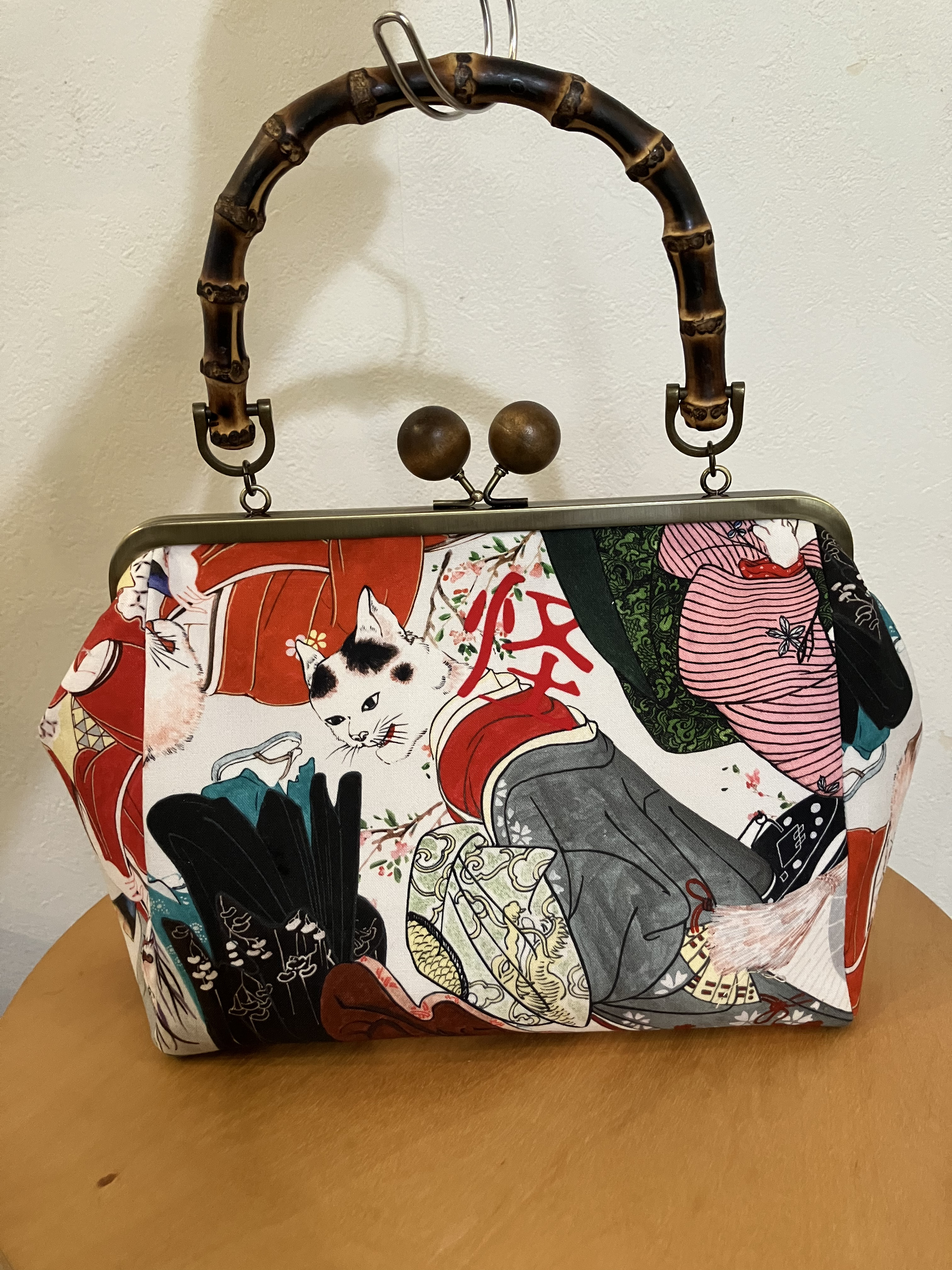 MUGIBAG*播州織水色*がま口バッグ*和装バッグ*バンブーバッグ*1点限定 妖怪猫 がま口 バンブー バッグ 竹持ち手 大島紬 着物バッグ