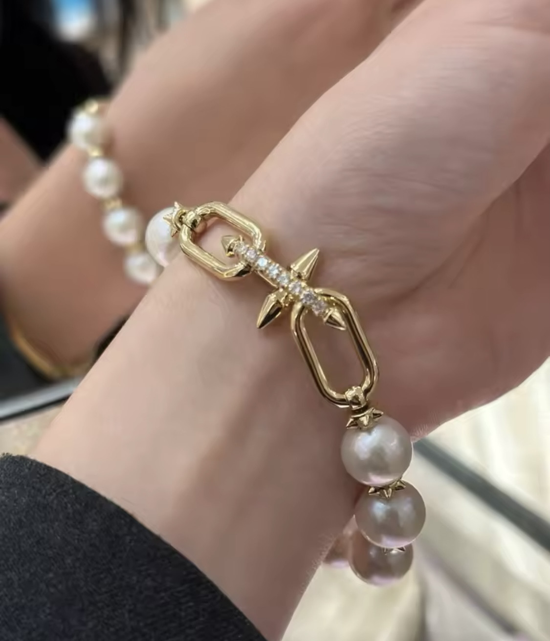 パールチェーンブレスレット 11,399円