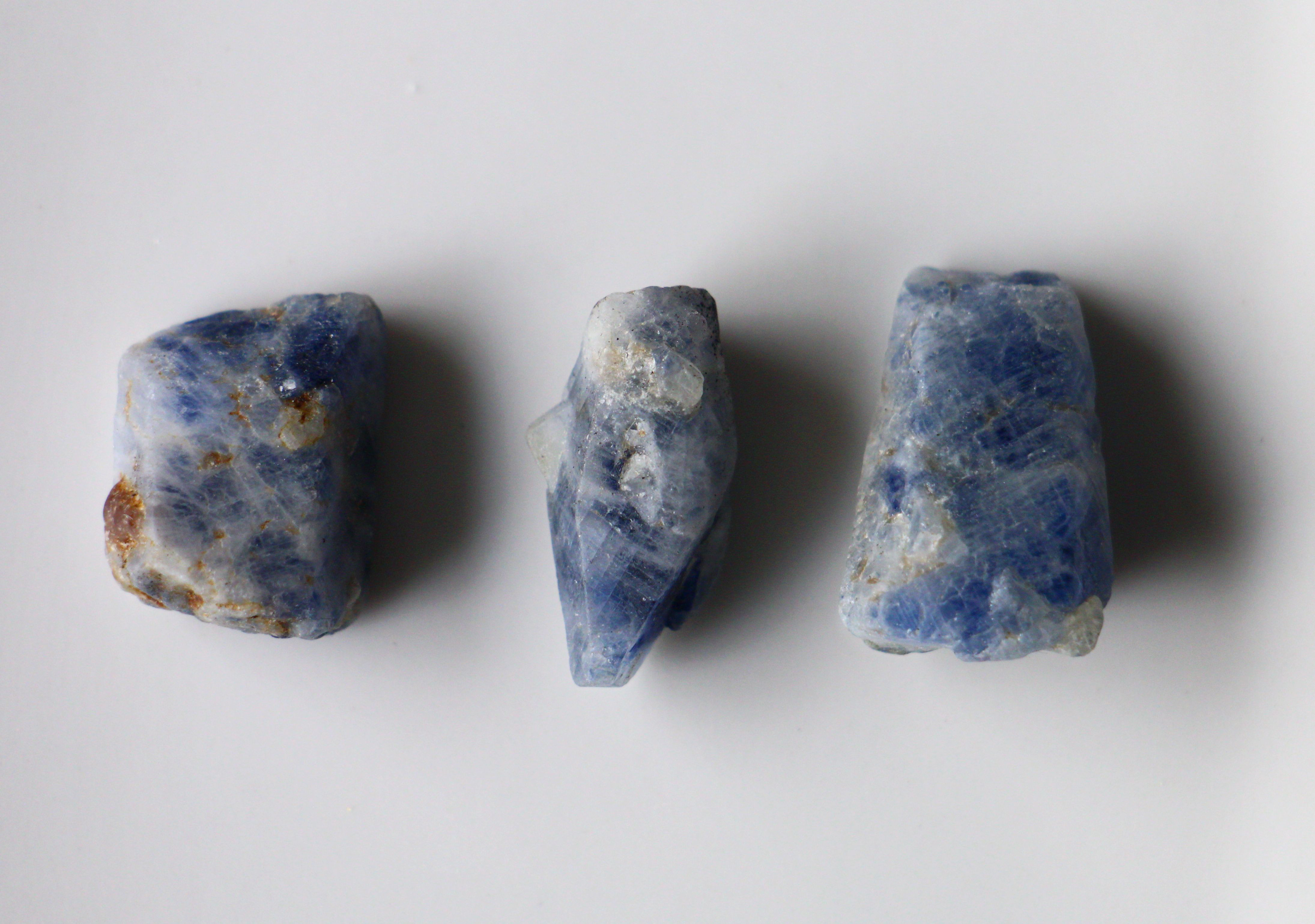 ブルーサファイア マイカ 原石 88.8ct 天然石 ブルーサファイア 原石 3個セット