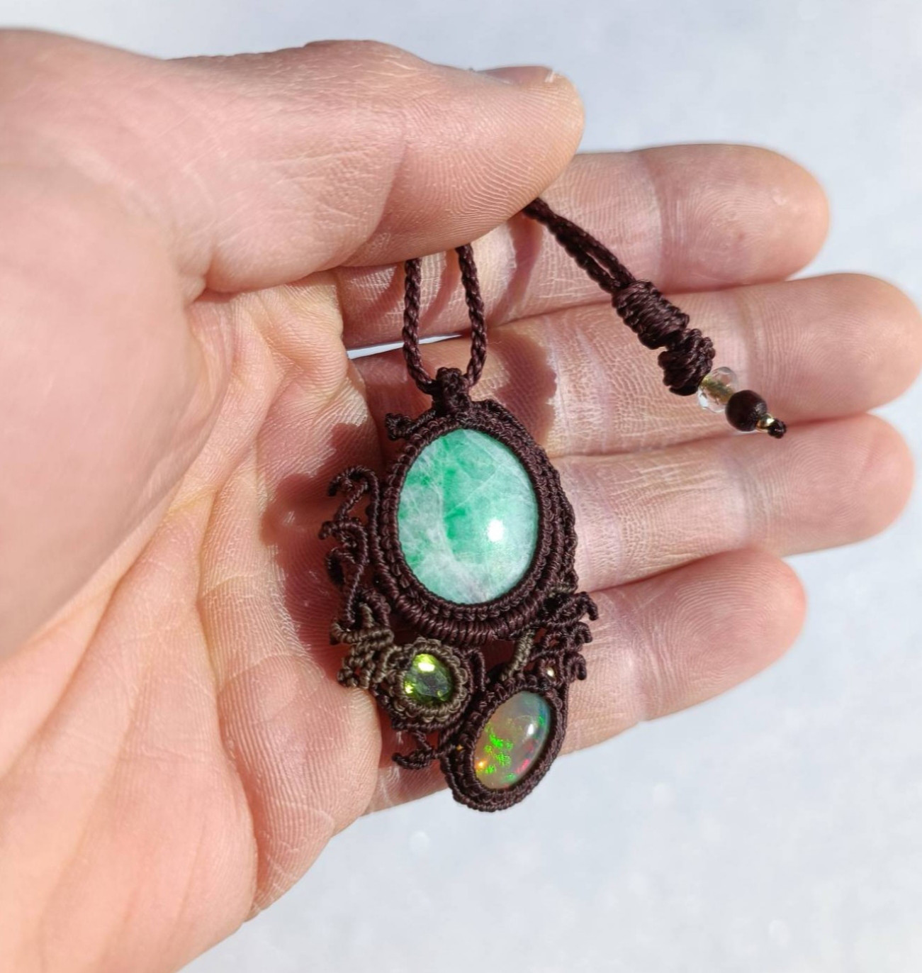 ブラックオパールとペリドットのマクラメネックレス