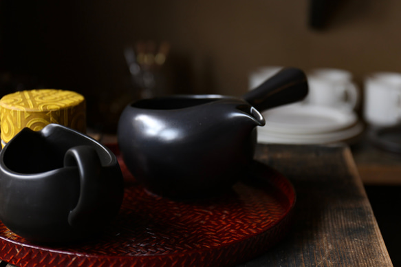 【手軽に使えて便利】「たっぷり飲みたいほうじ茶などにもおすすめ」　愛知県常滑産・蓋なし急須・大きめ500cc 8枚目の画像