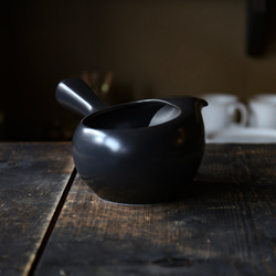 【手軽に使えて便利】「たっぷり飲みたいほうじ茶などにもおすすめ」　愛知県常滑産・蓋なし急須・大きめ500cc 3枚目の画像