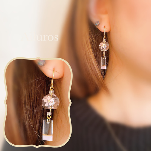 桜の花びらを閉じ込めた風鈴ピアス｜透明感あふれる和モダン