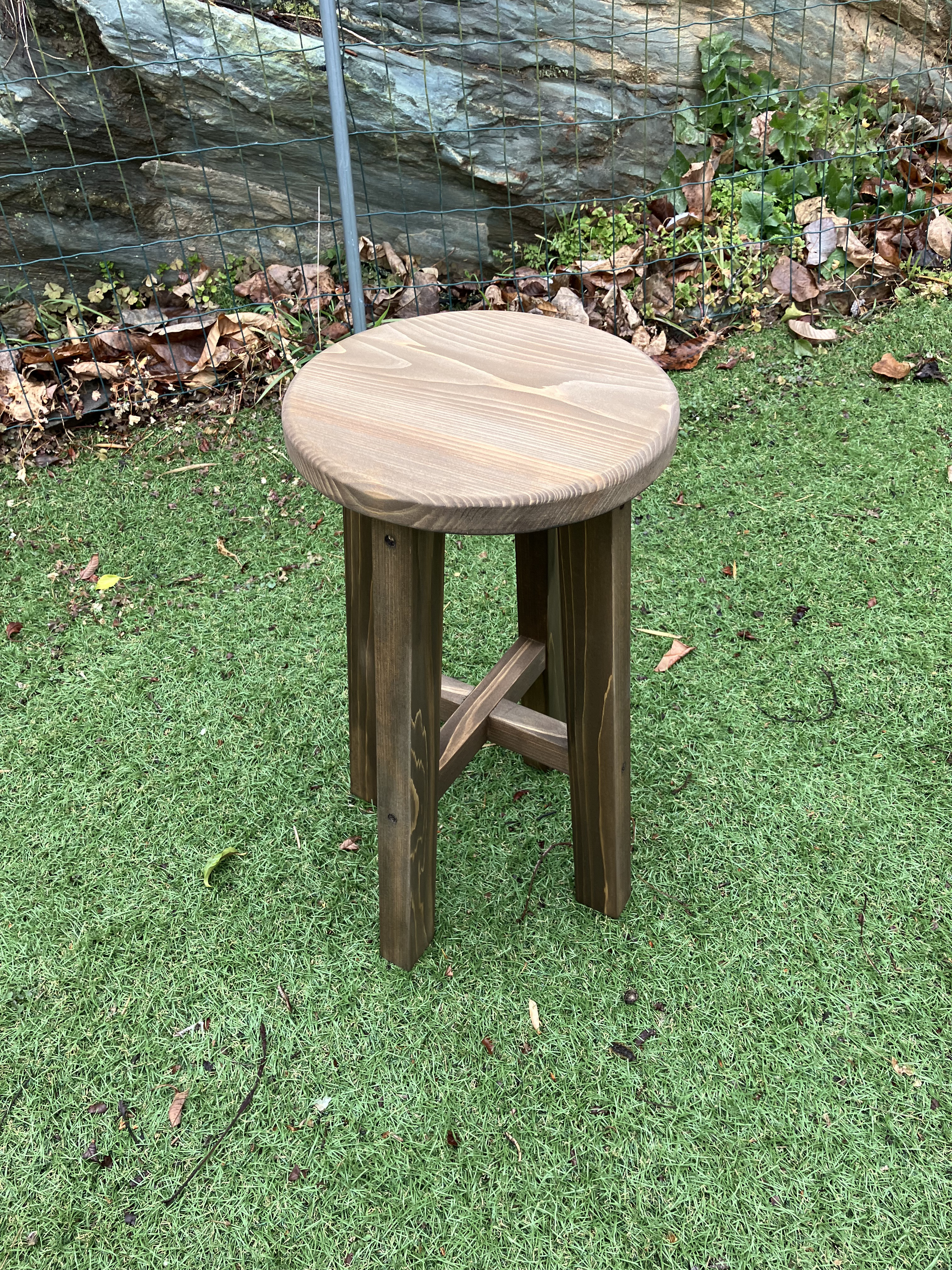 ひのき無垢材のスツール　ウォルナットカラーver.