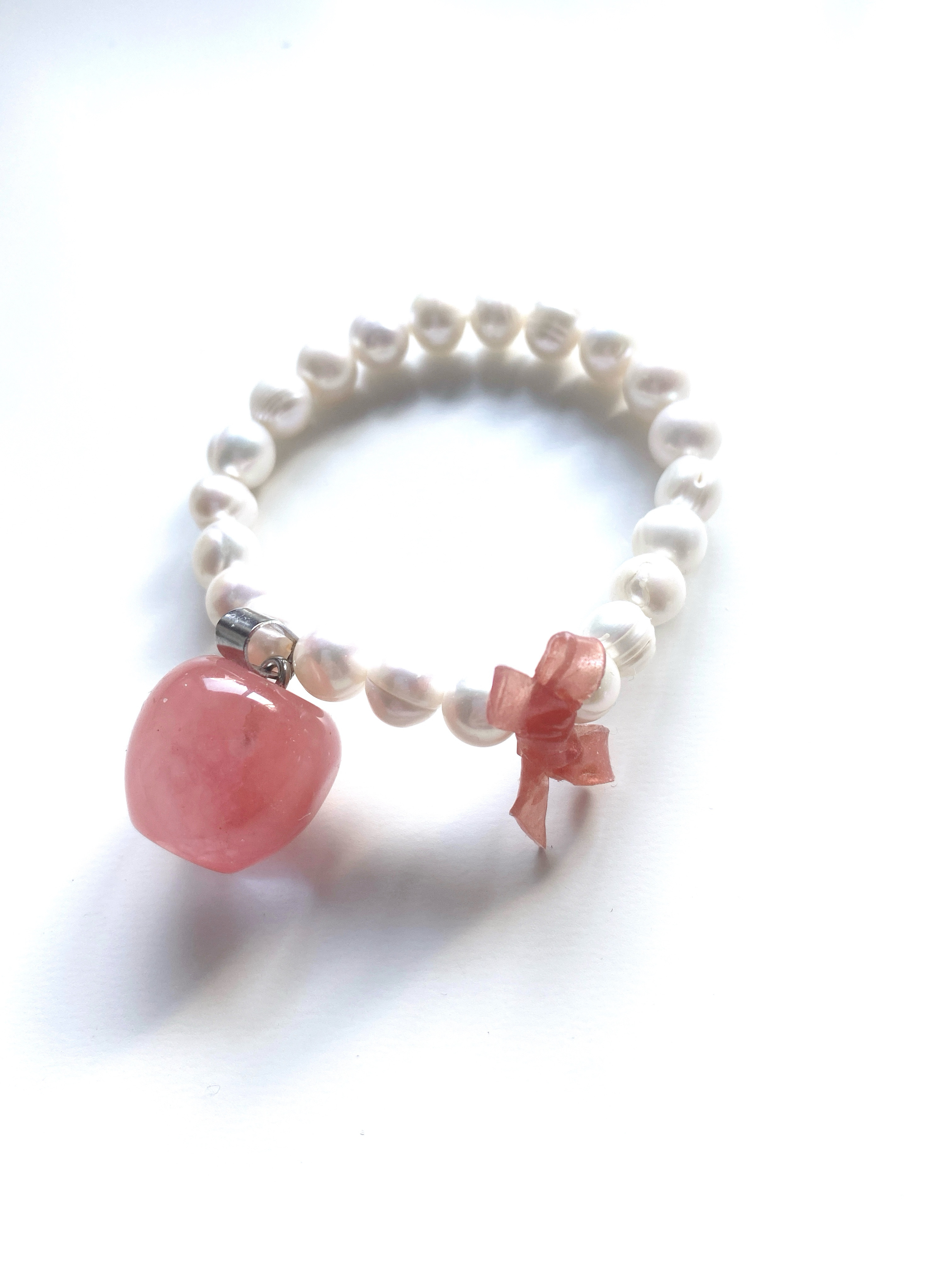 【11-52】りんごを齧ったお姫様の物語ブレスレット