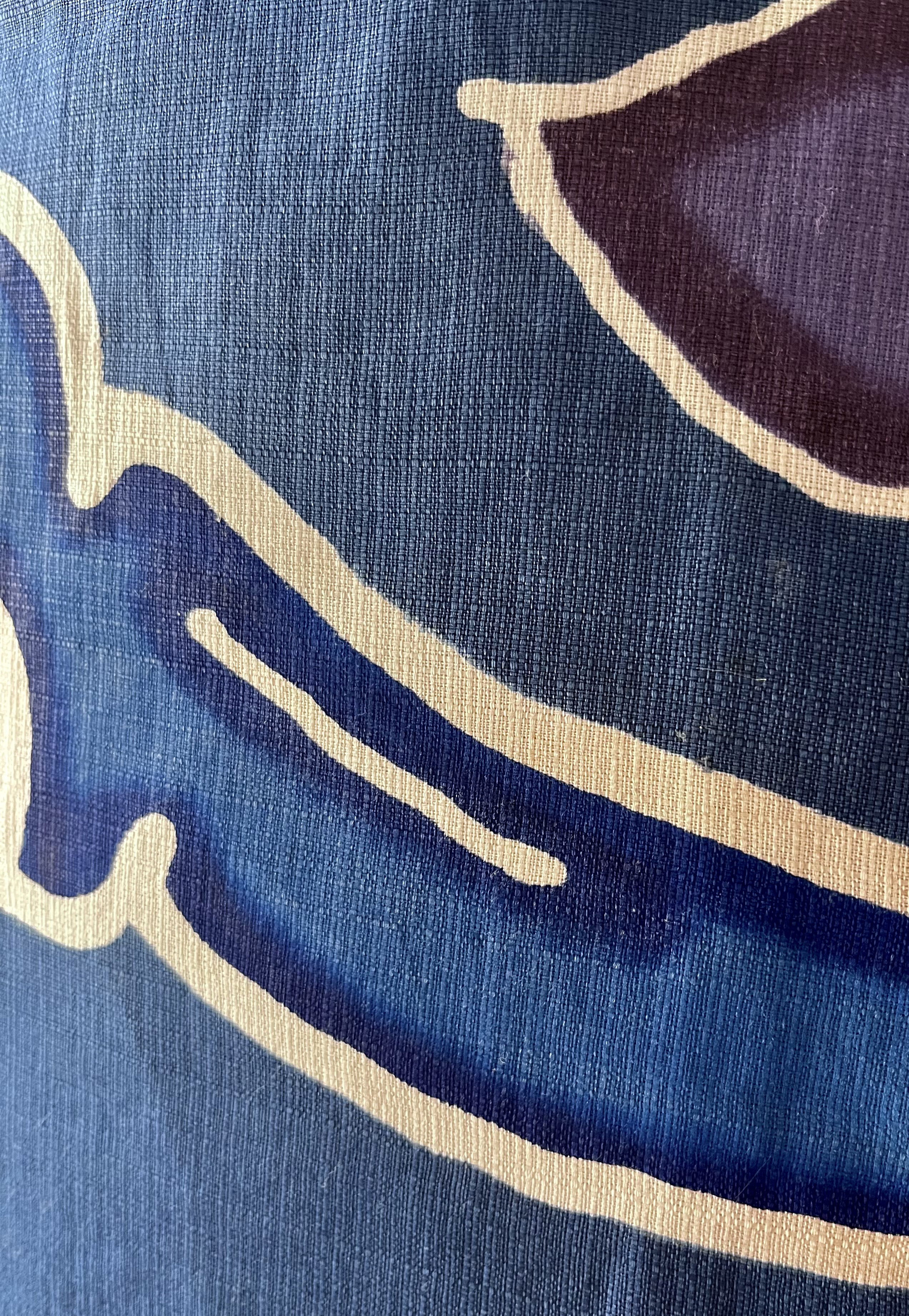 【日本国内送料無料】手染め筒描き/紅型（びんがた）の個性的な縦長の手提げバッグ/瑞雲