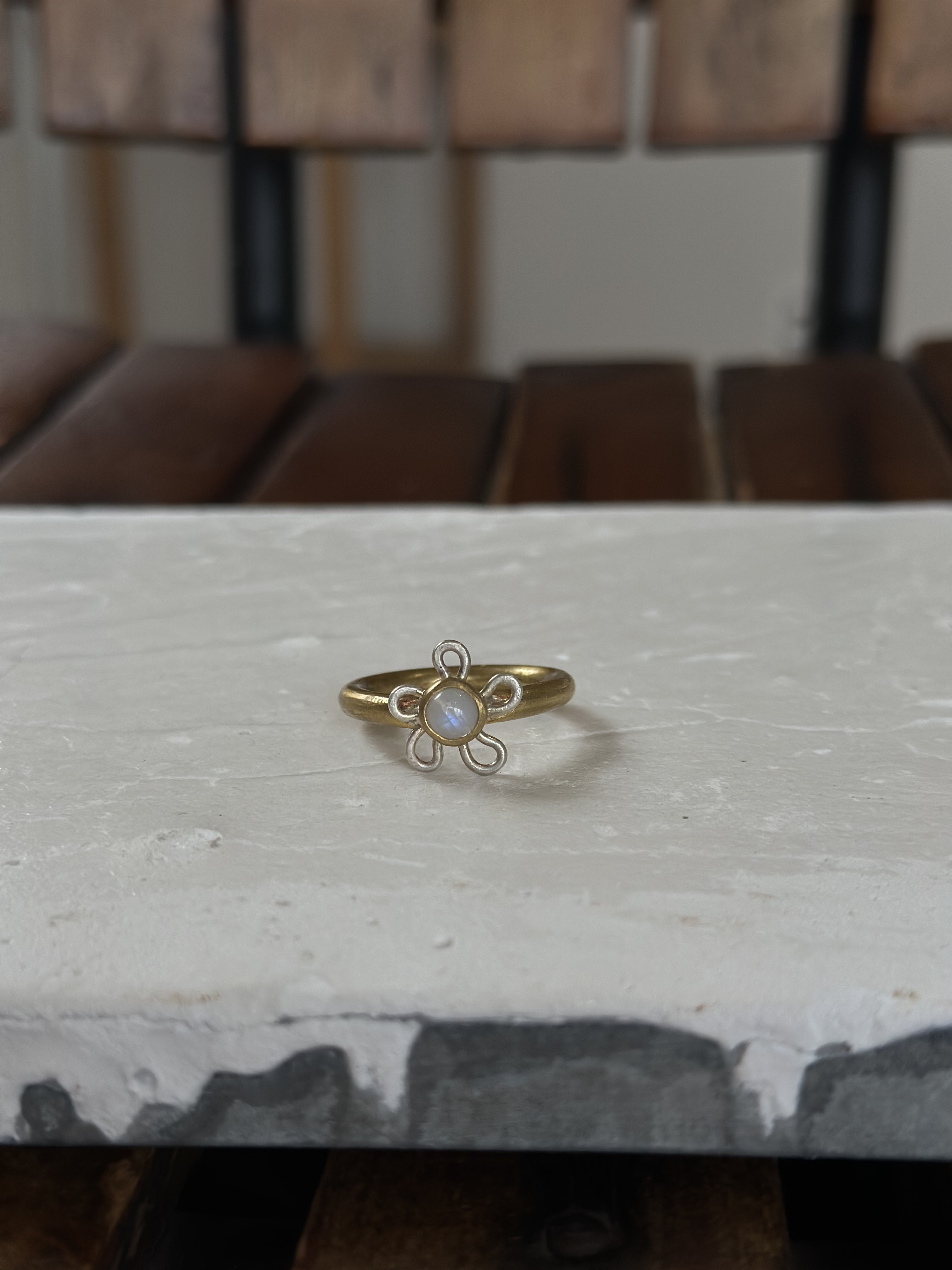 flower gem ring/レインボームーンストーン