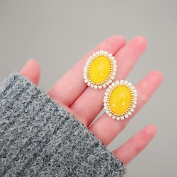 [特集掲載]  mimosa ミモザ　天然石イエローカルセドニーの刺繍　ピアス/イヤリング 8枚目の画像