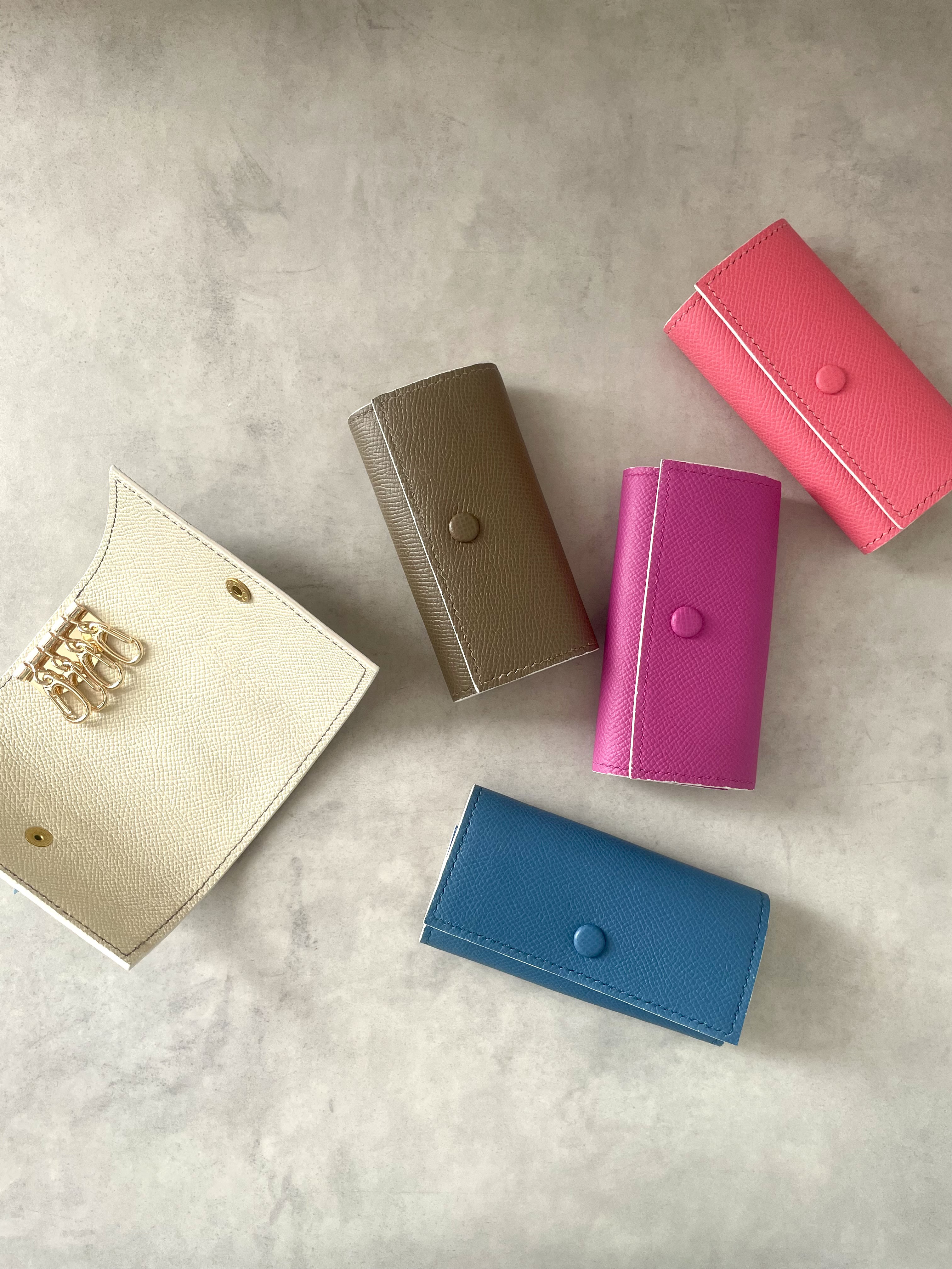 【フランス／フランス産レザー】全５色  三つ折りキーケース  高級本革 エプソン 4連金具｜送料無料