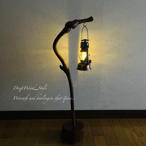 流木インテリア 芸術的な造形の蔦の流木スタンド ランタンやエア